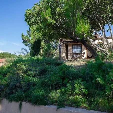 Apartment In Serra-Di-Ferro Near Cupabia Beach 세라 디 페로