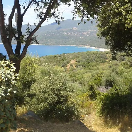 Résidence Alba Rossa, Serra-di-Ferro, accommodation with terrace or balcony Hébergement de vacances *